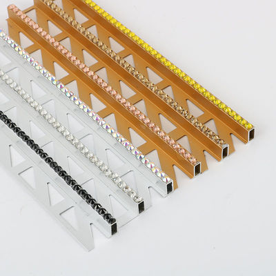 De de de uitdrijvingsvloer/tegels van de aluminiumlegering beëindigen de versieringen van lijnriemen