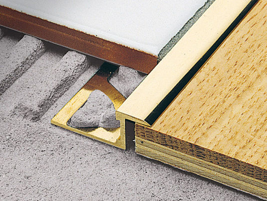 Van de het Messingstegel van het binnenhuisarchitectuur Luxueuze Messing Scherpende Strook Geborstelde Versiering 10mm