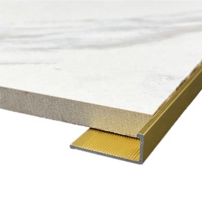 L de Tegelversiering 3.0m van het Vormmessing de Ceramische Strook van de de Beschermerovergang van de Hoekrand