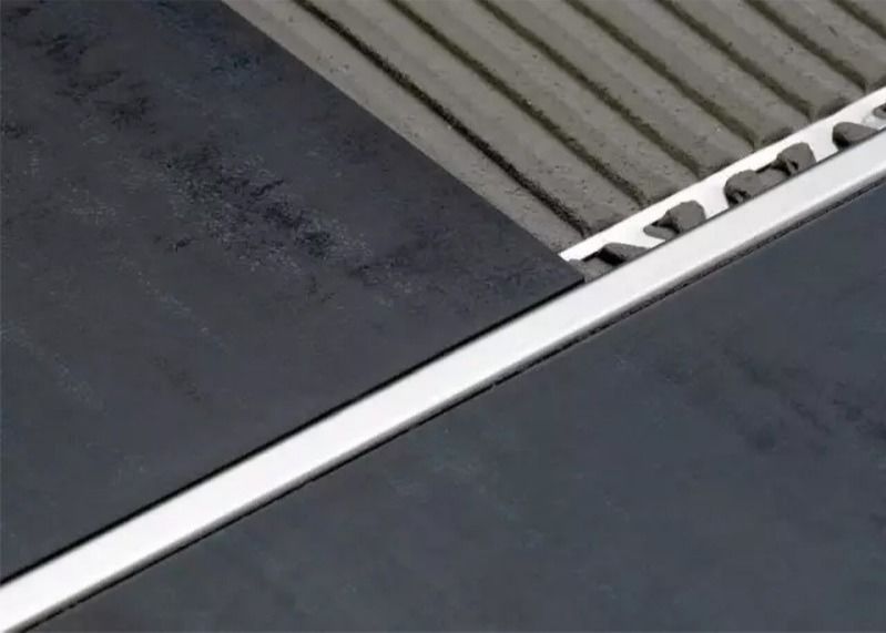 2.5m de Versiering van de Aluminiumtegel het Eindigen de Randversiering van de Strooktegel voor Houten Vloer