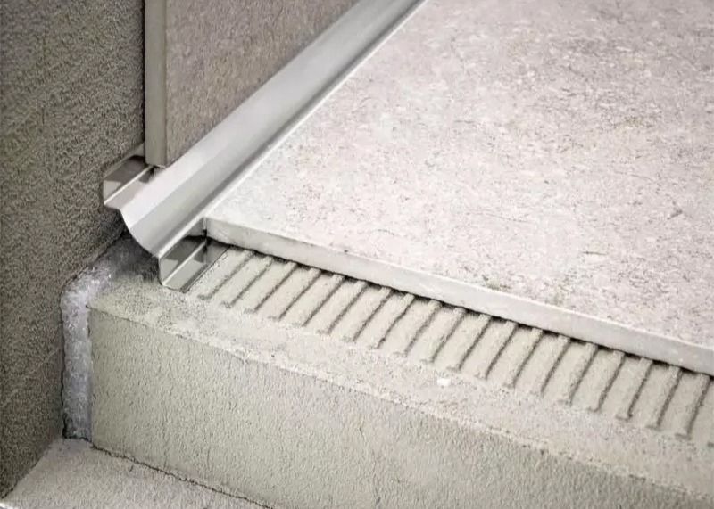 2.5m de Versiering van de Aluminiumtegel het Eindigen de Randversiering van de Strooktegel voor Houten Vloer