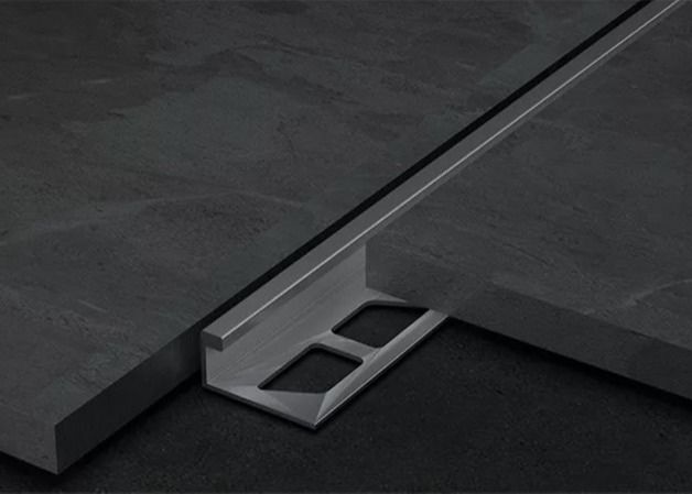 Van het aluminium-magnesium van de de Strokentegel Legeringsprofiel Right-Angle Sluitende de Randversiering