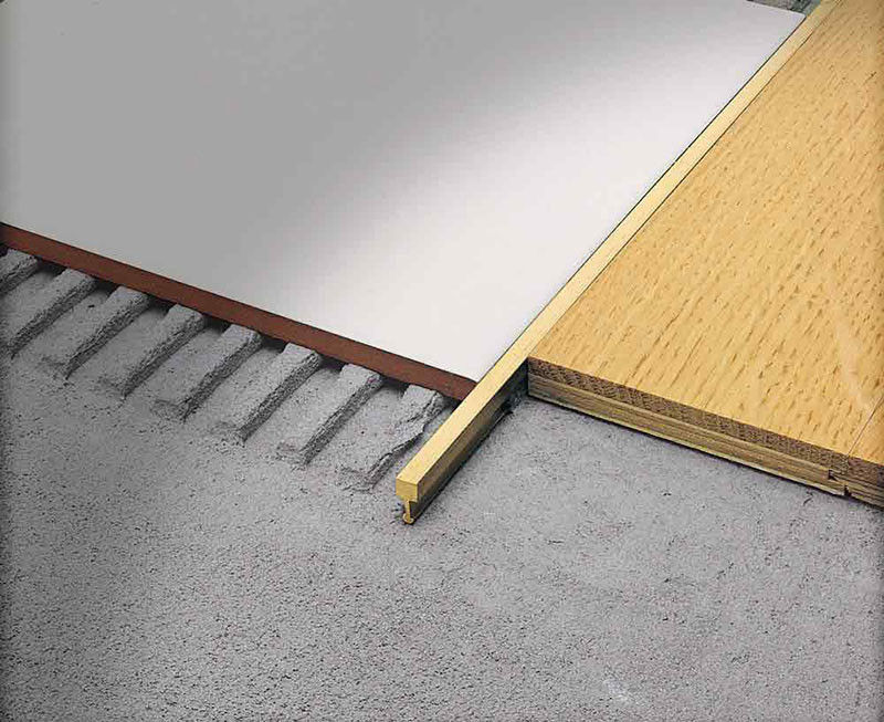 Van de het Messingstegel van het binnenhuisarchitectuur Luxueuze Messing Scherpende Strook Geborstelde Versiering 10mm