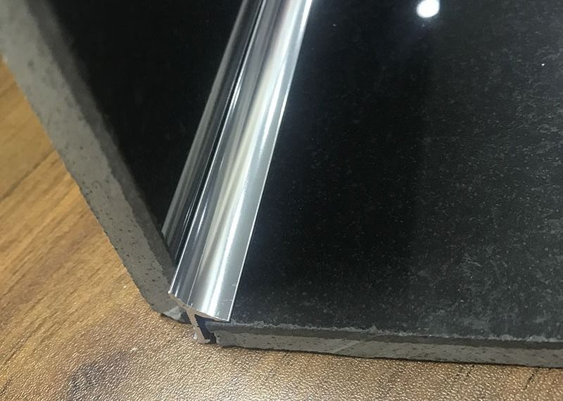 De Hoekrand van de aluminiumkeramische tegel het Eindigen de Uitdrijvingsprofiel van het Versieringsaluminium