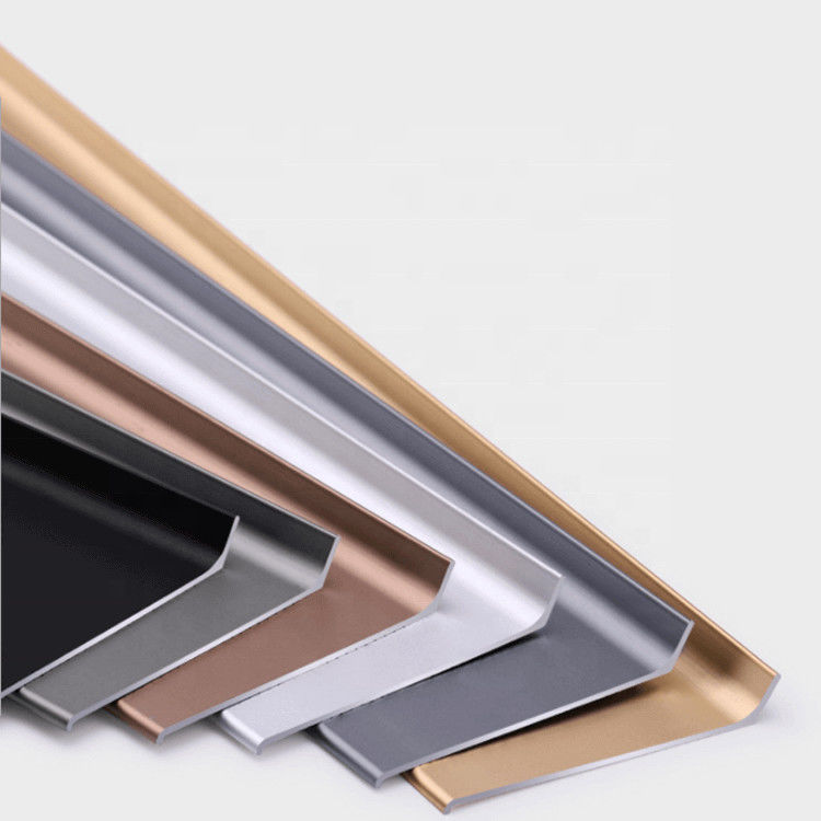 Van de de Raadsvinger van het vloer Decoratieve Aluminium Begrenzende Gezamenlijke de Plintentoebehoren