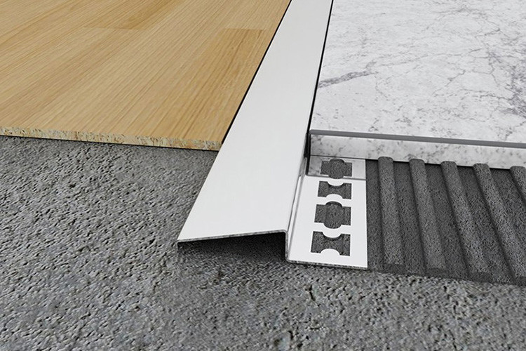 Van de de Tegelversiering van het hotelaluminium de Stroken van de de Vloerovergang